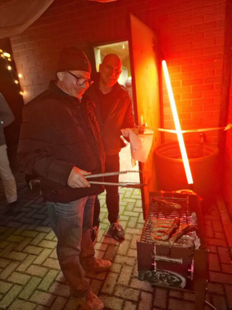 Grillmeister beim Badminton Grillabend